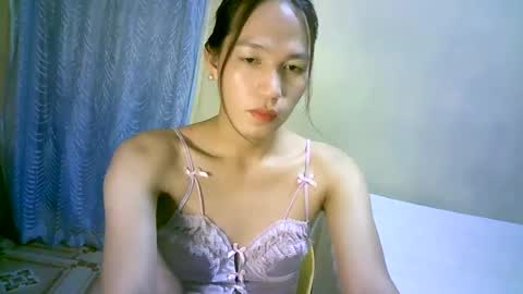 queen julia not into CHEAPGUY online show from 12.04.24