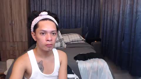 Snapshot of urpinoyasianx chatting on 01.06.25 Mel online show from 01.06.25