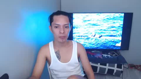 Snapshot of urpinoyasianx chatting on 01.10.25 Mel online show from 01.10.25