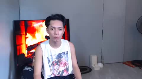 Snapshot of urpinoyasianx chatting on 01.12.25 Mel online show from 01.12.25