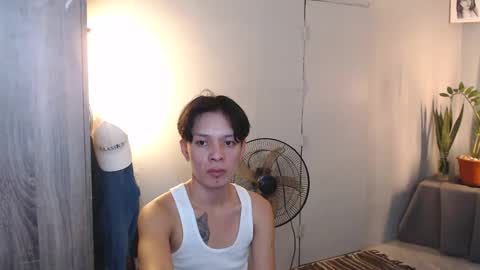 Snapshot of urpinoyasianx chatting on 02.23.25 Mel online show from 02.23.25