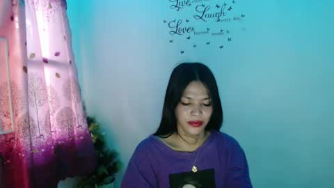 hi im kim online show from 12.03.24