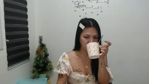 hi im kim online show from 12.11.24
