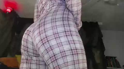 Snapshot of ursecretaddiction chatting on 03.19.26 Maxi Mills . My Orgasm is in your hands Private is Open online show from 03.19.26