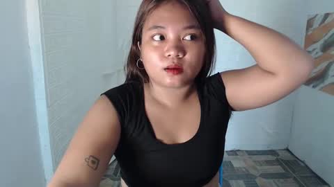 Snapshot of ursexy_ash chatting on 02.15.25 ash online show from 02.15.25