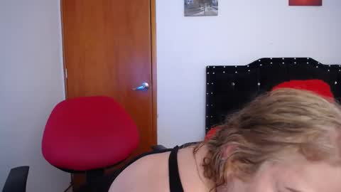 Snapshot of ursulawhite69 chatting on 02.23.25 Eveling Blanco  online show from 02.23.25