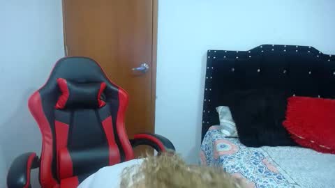 Snapshot of ursulawhite69 chatting on 10.26.25 Eveling Blanco  online show from 10.26.25