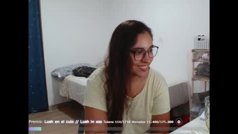 ursumi1 online show from 09.18.25