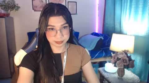 Ashley Kate Mateo Gray online show from 01.06.25