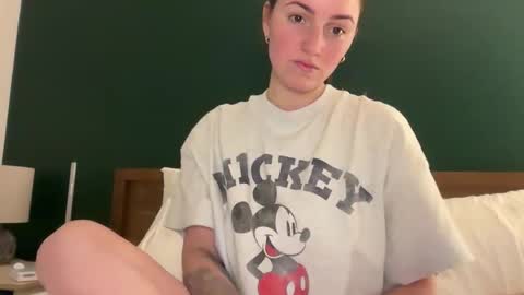 Snapshot of urwetdreamddd chatting on 10.25.25 Dream online show from 10.25.25