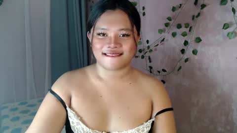 Snapshot of urwifematerial69_ chatting on 12.07.24 Bella Miles Olivia online show from 12.07.24