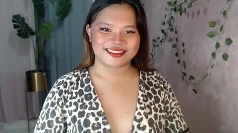 Snapshot of urwifematerial69_ chatting on 12.10.24 Bella Miles Olivia online show from 12.10.24