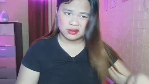 Snapshot of urwifematerial69_ chatting on 01.23.25 Bella Miles Olivia online show from 01.23.25
