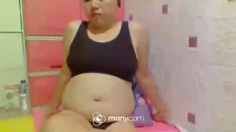 Snapshot of urwildest_dreams69 chatting on 06.17.26 ella online show from 06.17.26