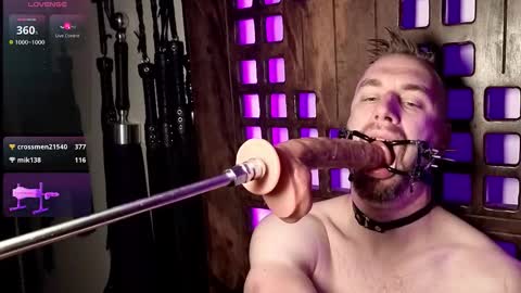 Snapshot of usemythroat664034 chatting on 10.10.25 MalcolmRW online show from 10.10.25