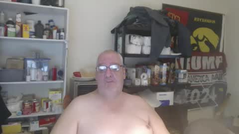 Snapshot of usgoober chatting on 01.01.25 Eric online show from 01.01.25