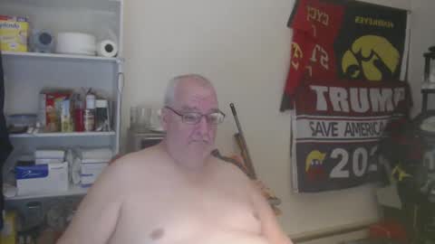Snapshot of usgoober chatting on 01.03.25 Eric online show from 01.03.25