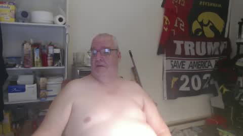 Snapshot of usgoober chatting on 01.04.25 Eric online show from 01.04.25