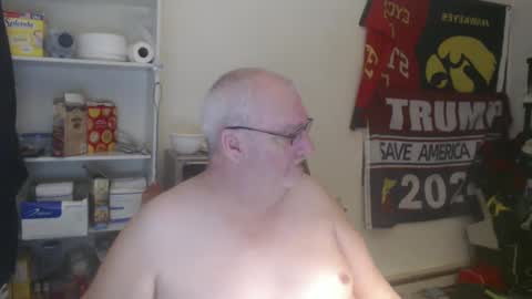 Snapshot of usgoober chatting on 01.06.25 Eric online show from 01.06.25