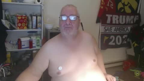 Snapshot of usgoober chatting on 01.08.25 Eric online show from 01.08.25