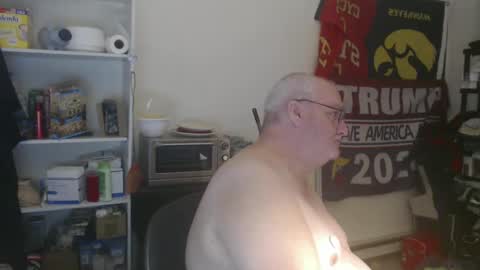 Snapshot of usgoober chatting on 01.10.25 Eric online show from 01.10.25
