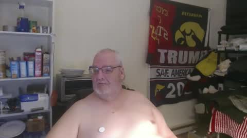 Snapshot of usgoober chatting on 03.08.25 Eric online show from 03.08.25