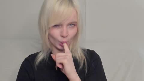 Snapshot of ustimeow chatting on 01.18.26 Usti online show from 01.18.26