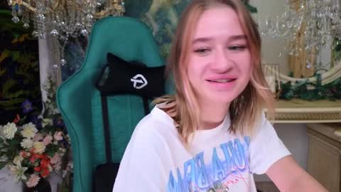 Leila online show from 01.01.25