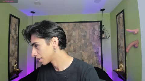 Snapshot of uyukie chatting on 09.16.25 UYUKIE online show from 09.16.25