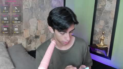 Snapshot of uyukie chatting on 09.17.25 UYUKIE online show from 09.17.25