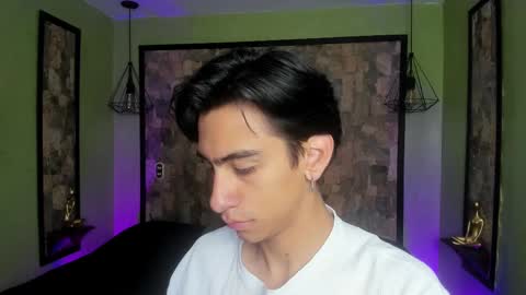 Snapshot of uyukie chatting on 09.23.25 UYUKIE online show from 09.23.25