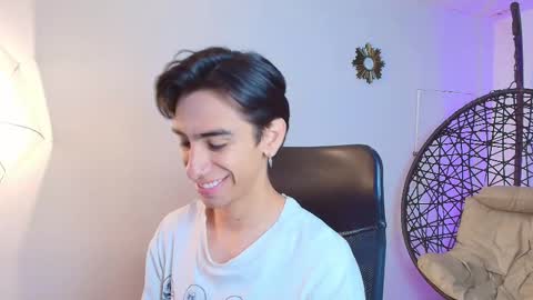 Snapshot of uyukie chatting on 09.25.25 UYUKIE online show from 09.25.25