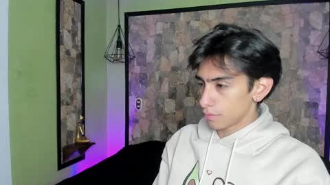 Snapshot of uyukie chatting on 09.28.25 UYUKIE online show from 09.28.25