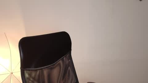 Snapshot of uyukie chatting on 10.01.25 UYUKIE online show from 10.01.25