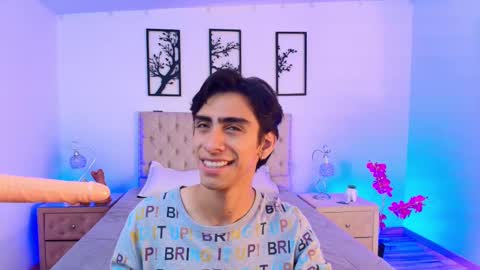 Snapshot of uyukie chatting on 10.04.25 UYUKIE online show from 10.04.25