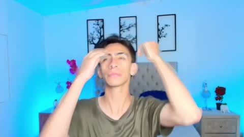 Snapshot of uyukie chatting on 10.16.25 UYUKIE online show from 10.16.25