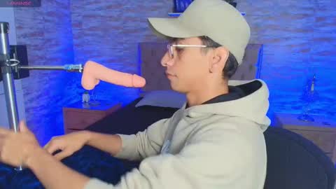 Snapshot of uyukie chatting on 10.31.25 UYUKIE online show from 10.31.25