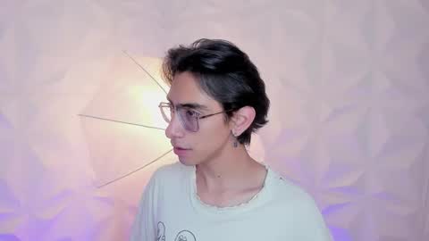 Snapshot of uyukie chatting on 03.17.26 UYUKIE online show from 03.17.26