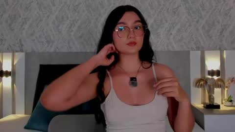 Vaalentina Lux online show from 06.01.26