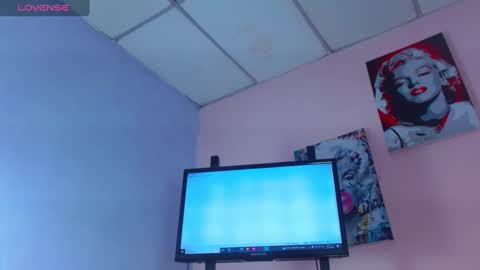 Snapshot of vahiolet_smith chatting on 12.04.24 Vahiolet smith online show from 12.04.24