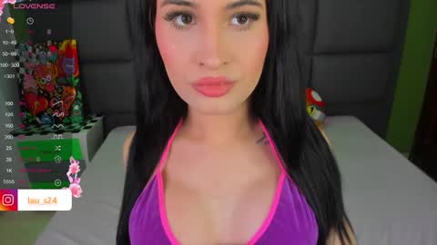 Snapshot of vain_sexualxx chatting on 10.01.25 luna online show from 10.01.25