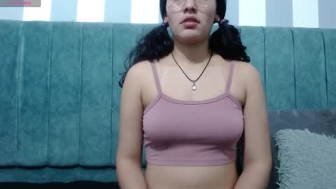 Snapshot of vainilla_cam chatting on 12.14.24 Vainilla online show from 12.14.24