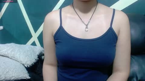 Snapshot of vainilla_cam chatting on 01.06.25 Vainilla online show from 01.06.25