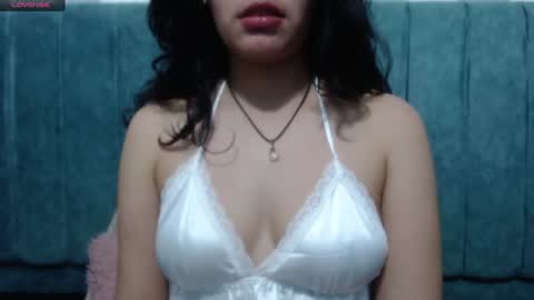 Snapshot of vainilla_cam chatting on 01.25.25 Vainilla online show from 01.25.25