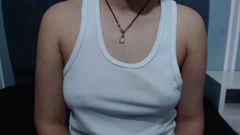 Snapshot of vainilla_cam chatting on 01.26.25 Vainilla online show from 01.26.25