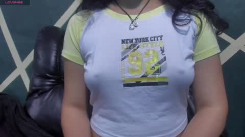 Snapshot of vainilla_cam chatting on 02.05.25 Vainilla online show from 02.05.25