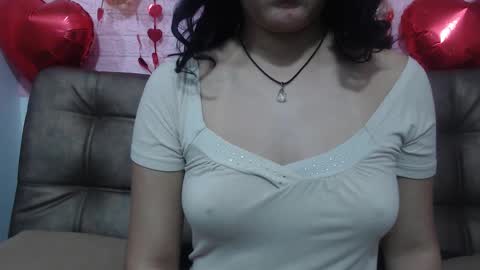 Snapshot of vainilla_cam chatting on 02.16.25 Vainilla online show from 02.16.25