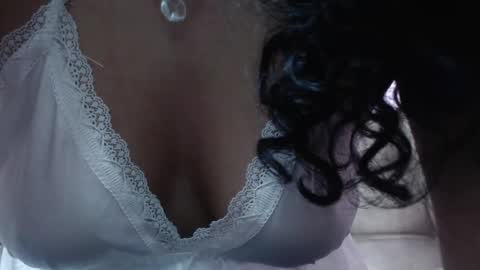 Snapshot of vainilla_cam chatting on 03.03.25 Vainilla online show from 03.03.25