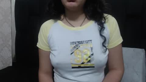 Snapshot of vainilla_cam chatting on 03.10.25 Vainilla online show from 03.10.25