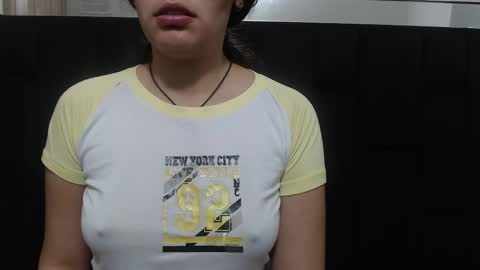 Snapshot of vainilla_cam chatting on 03.10.25 Vainilla online show from 03.10.25